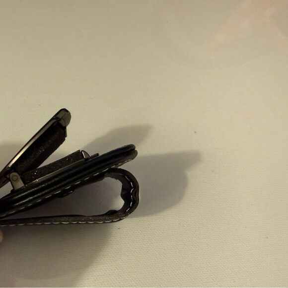 Mercedes Sunglass Holder for Car with Logo Black PU Leather NWT - Picture 9 of 10